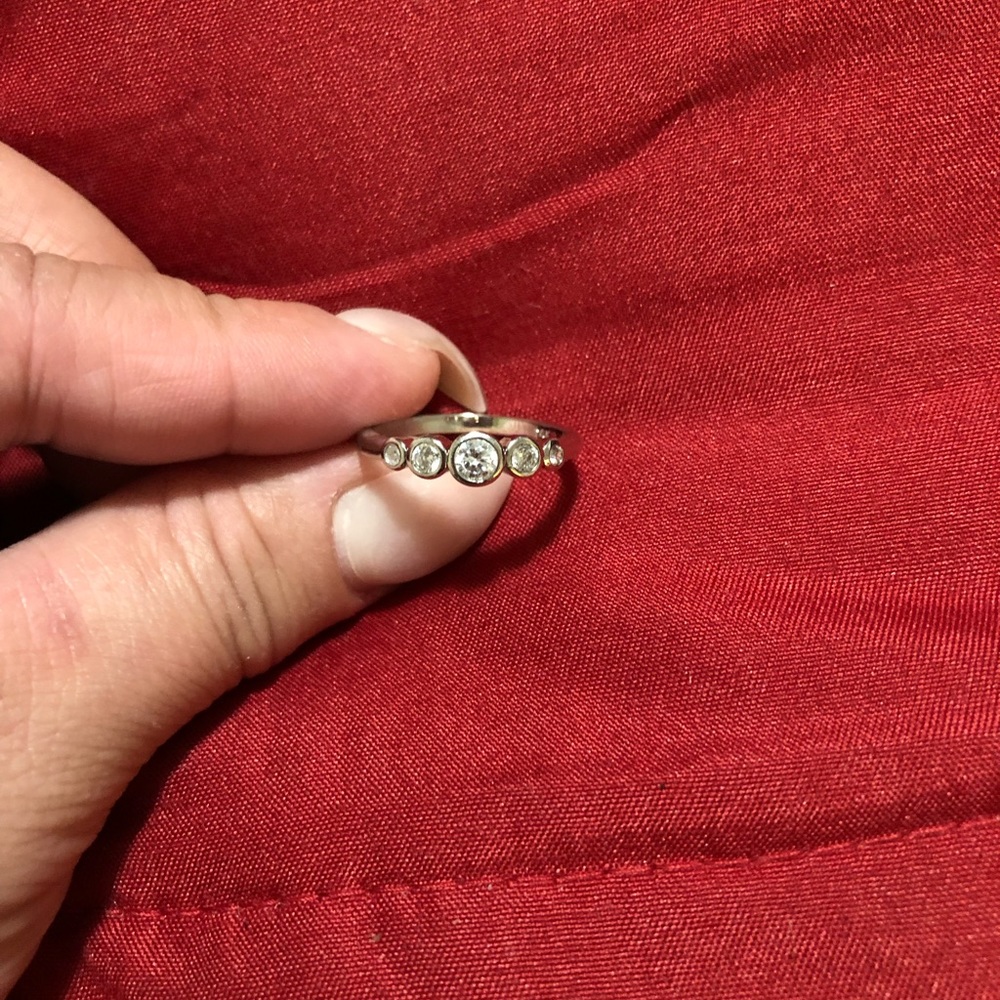 14kt white gold cubic zirconia ring